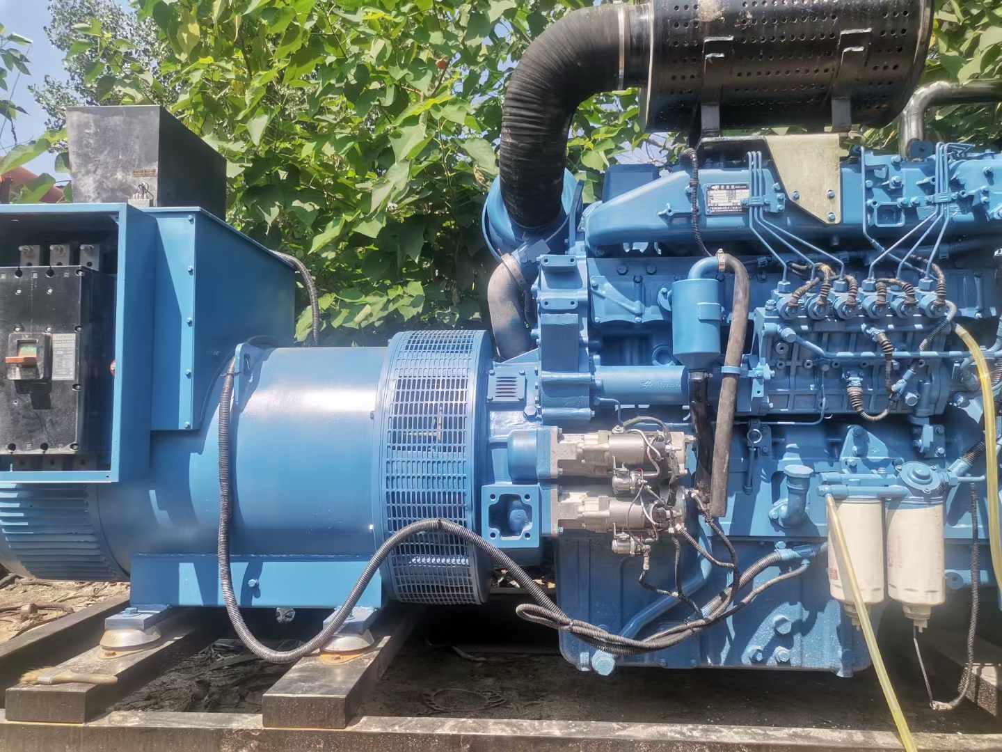 左权详细说明降低 800kW 柴油发电机输出电流波动的方法